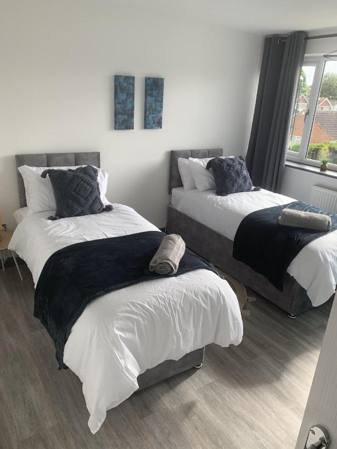 Crowthorne House, Beautiful 3 Bedroom Home For Upto 8 Guests, With Sofa Bed Cul-De-Sac With Private Driveway Nottingham Exterior photo