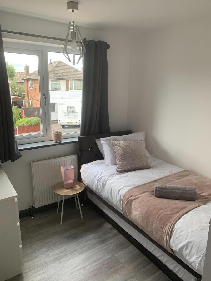 Crowthorne House, Beautiful 3 Bedroom Home For Upto 8 Guests, With Sofa Bed Cul-De-Sac With Private Driveway Nottingham Exterior photo
